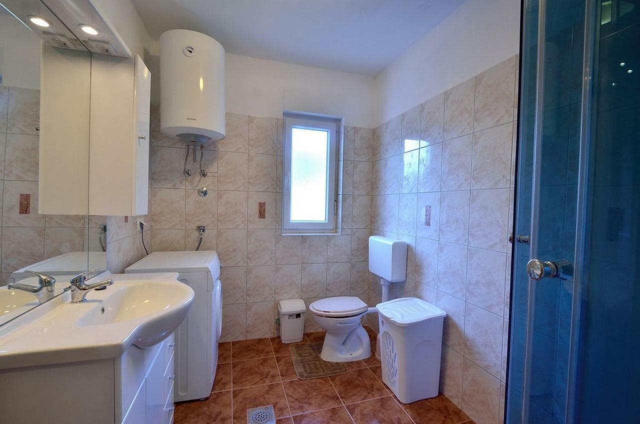 Apartment Nada With Private Pool Buzet Eksteriør bilde